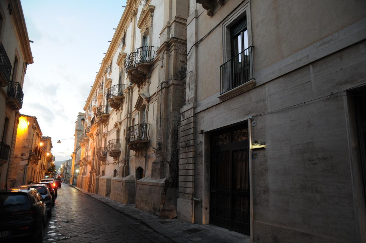 Affittacamere Conte Di Cavour 诺托 外观 照片